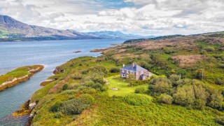 The Admiral&rsquo;s House Self Catering & Walking Centre